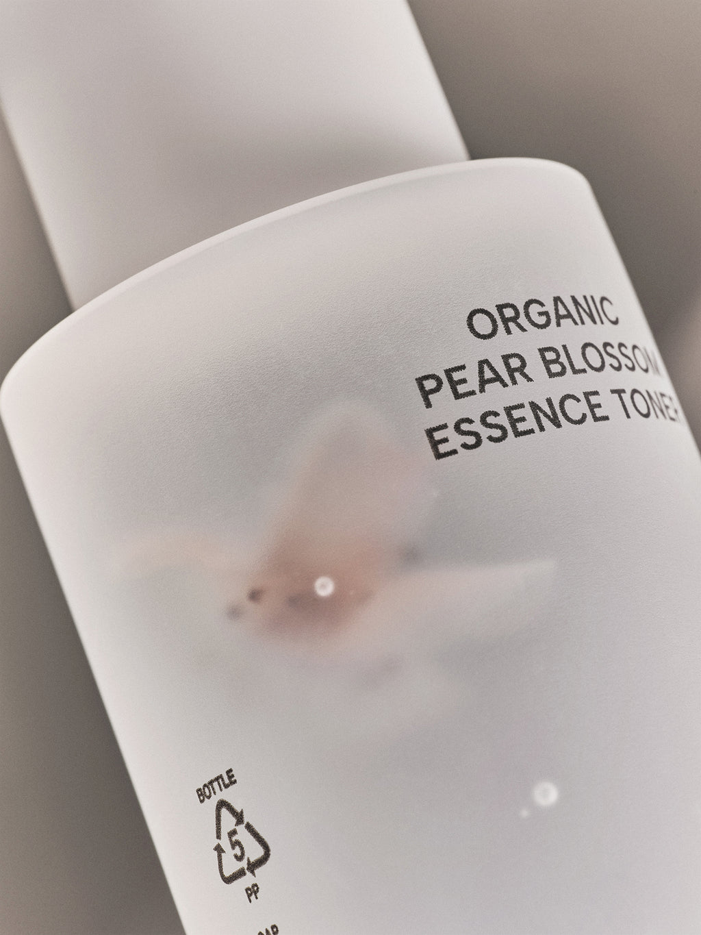 ORGANIC PEAR BLOSSOM ESSENCE TONER 160ml / 5.4 fl. oz.
